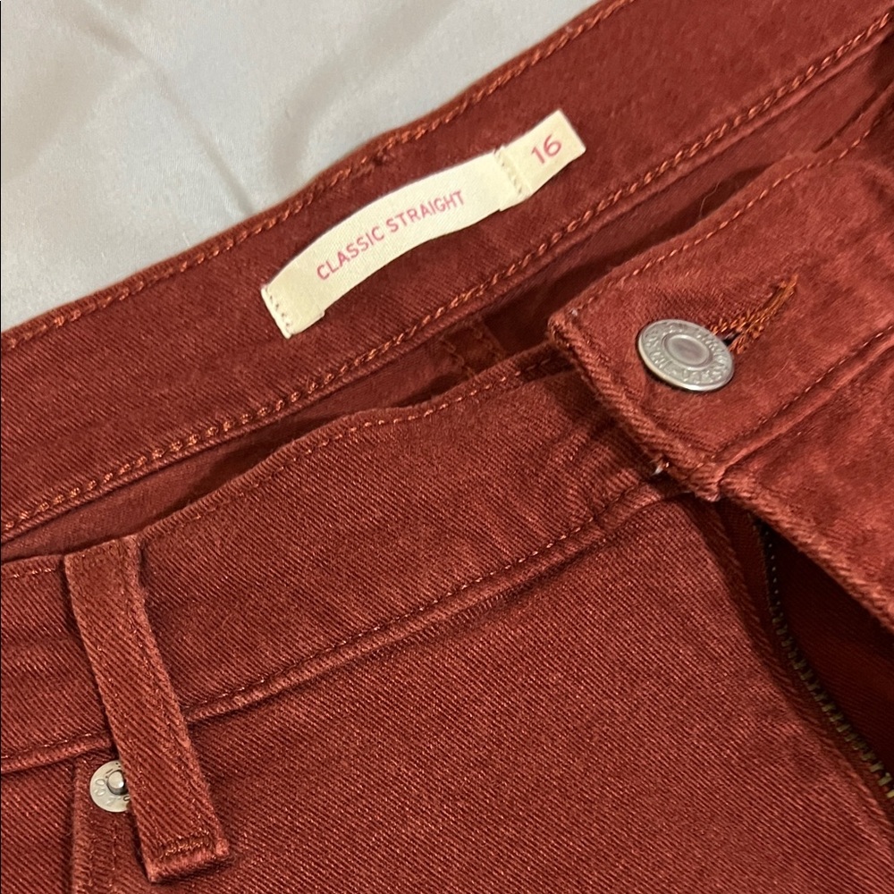 Levi's Straight Leg Jeans in Rust